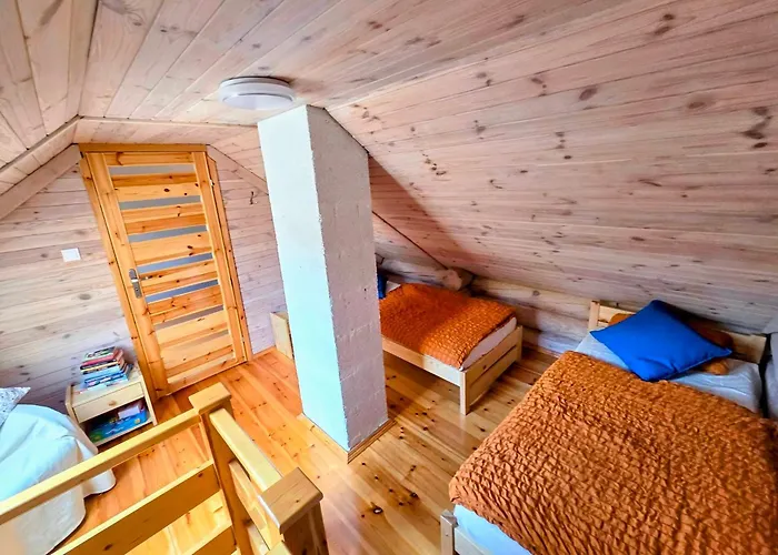 Dom wakacyjny Dom Z Bala Nad Cieminem Jelen (Szczecinek)